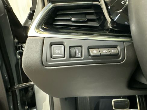 Used 2024 Cadillac XT6 Sport w/ Technology Package AWD/4WD image 23