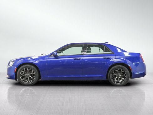 Used 2019 Chrysler 300 S AWD/4WD image 2