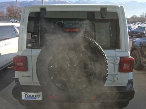 Used 2021 Jeep Wrangler Unlimited Sahara image 5