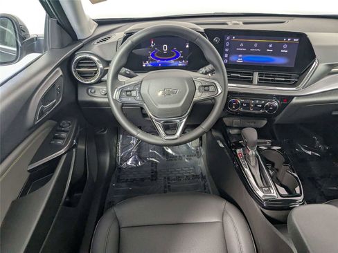 Used 2026 Chevrolet Trax ACTIV w/ Sunroof Package FWD image 38