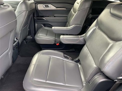 Certified 2025 Ford Explorer Active w/ Active Comfort Package image 33