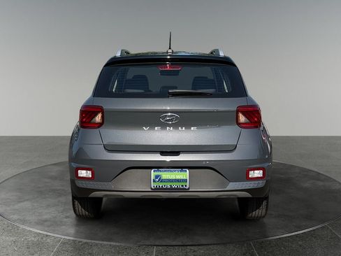 Used 2025 Hyundai Venue Limited FWD image 8