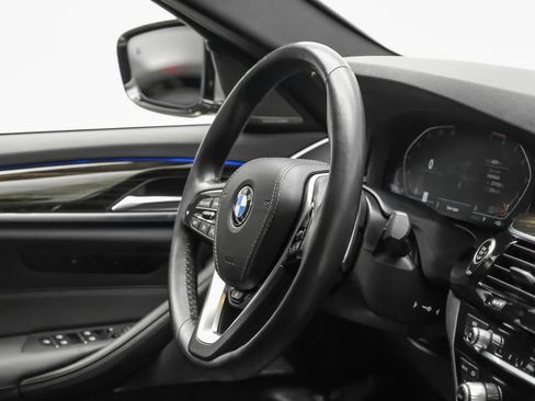 Used 2023 BMW 530i w/ Premium Package RWD image 17