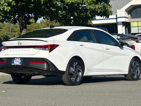 New 2025 Hyundai Elantra Sport image 4