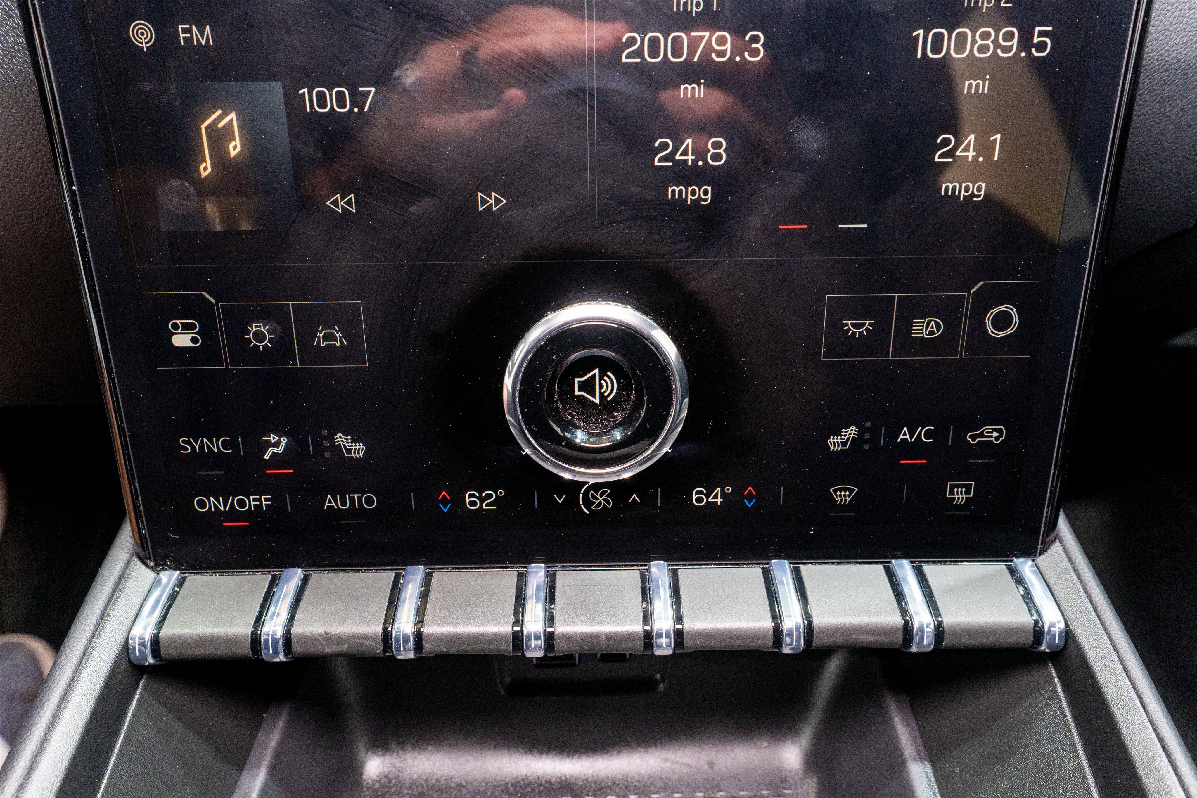 Used 2026 GMC Terrain Elevation w/ Elevation Premium Package FWD image 19