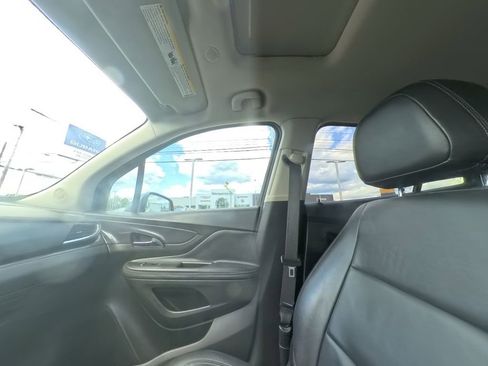 Used 2019 Buick Encore Essence image 24