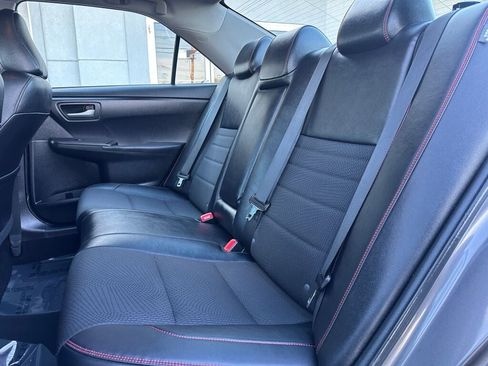 Used 2016 Toyota Camry SE image 23