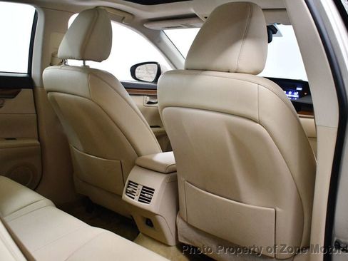 Used 2013 Lexus ES 300h image 19