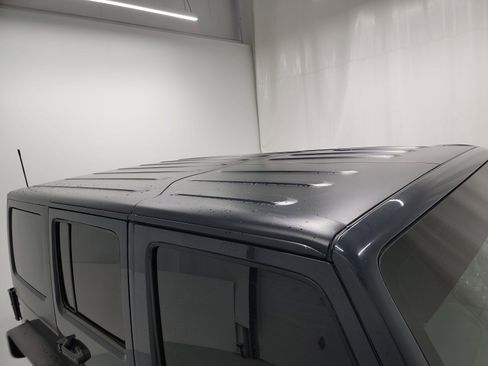 Used 2016 Jeep Wrangler Unlimited Rubicon w/ Connectivity Group image 24