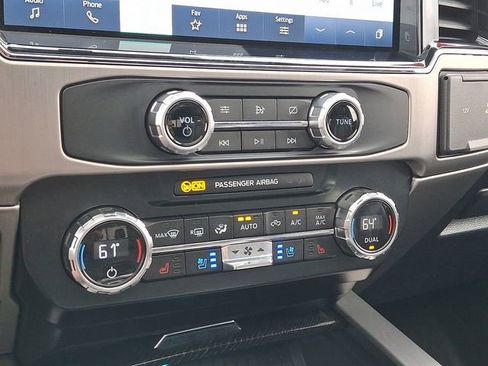 Used 2022 Ford F450 Platinum w/ FX4 Off-Road Package image 10