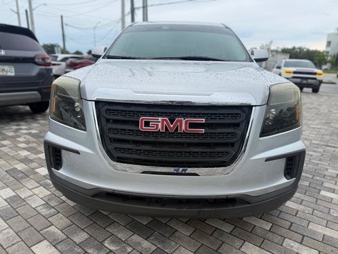 Used 2017 GMC Terrain SLE FWD image 2