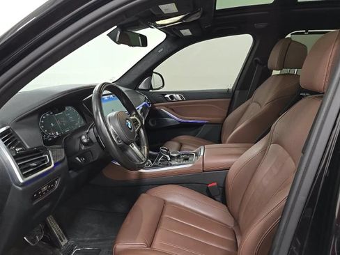 Used 2021 BMW X5 M50i AWD/4WD image 2