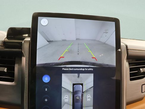 Used 2024 Ford Expedition Max Platinum image 17