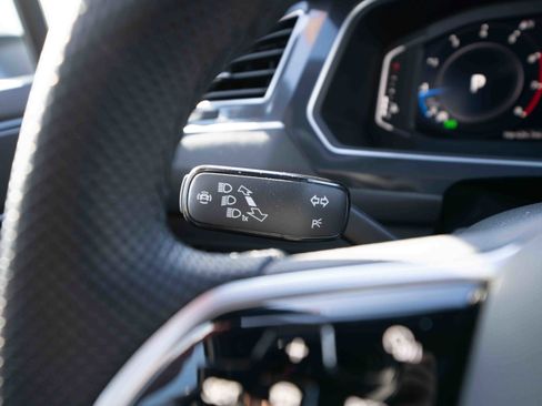 Used 2024 Volkswagen Tiguan SEL R-Line image 13