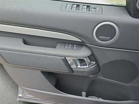 New 2026 Land Rover Discovery Dynamic SE image 29