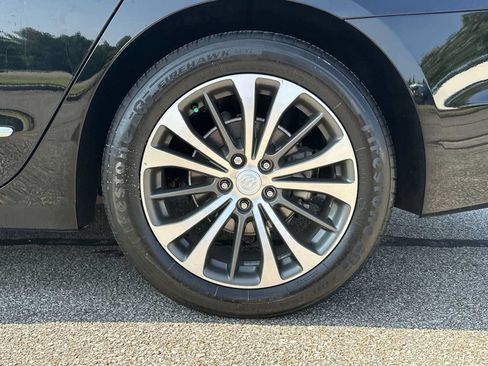 Used 2017 Buick LaCrosse Essence FWD image 13