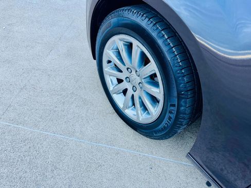 Used 2012 Chrysler 300 Limited image 19