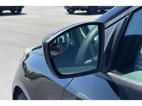 Used 2018 Ford Focus SE FWD image 48