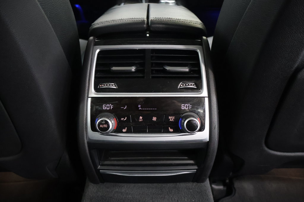 Used 2018 BMW 740i RWD image 25