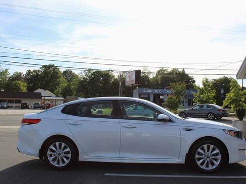 Used 2017 Kia Optima EX FWD image 4
