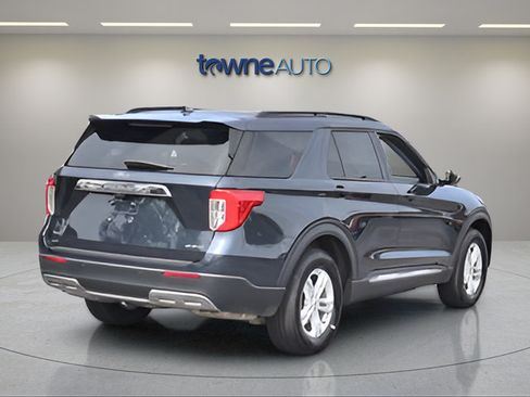 Used 2023 Ford Explorer XLT w/ Equipment Group 202A AWD/4WD image 5