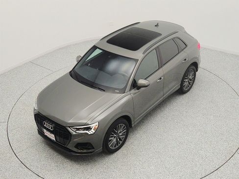 Used 2023 Audi Q3 2.0T Premium w/ Convenience Package AWD/4WD image 22