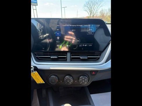 New 2026 Chevrolet Trax RS image 5