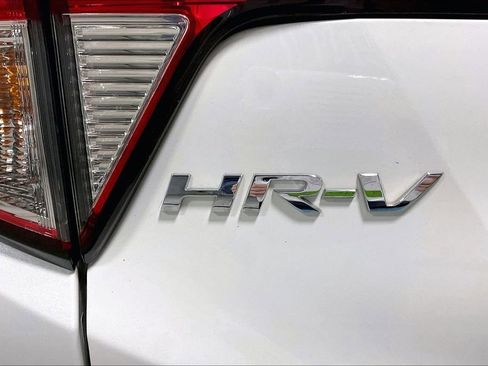 Used 2020 Honda HR-V LX image 38