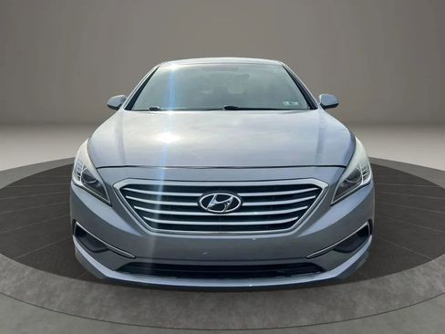 Used 2016 Hyundai Sonata SE image 2