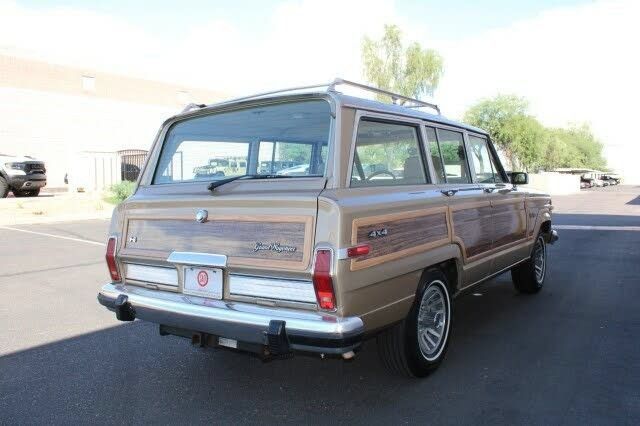 Used 1990 Jeep Grand Wagoneer AWD/4WD image 47