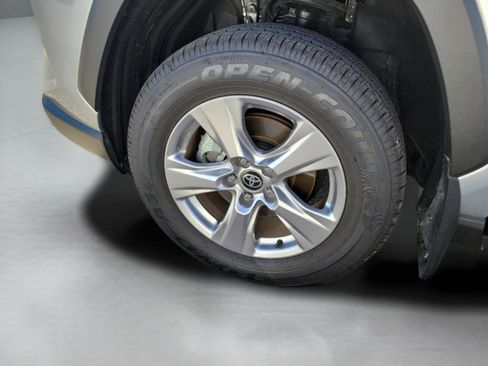 Used 2025 Toyota RAV4 XLE image 29