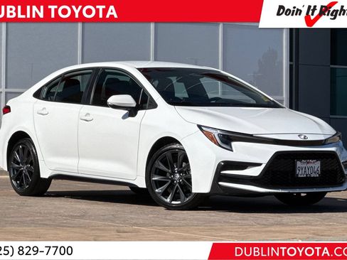Used 2025 Toyota Corolla SE FWD image 1