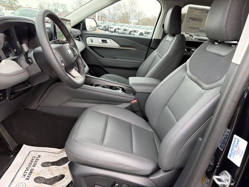 New 2026 Ford Explorer Active w/ Active Comfort Package image 9