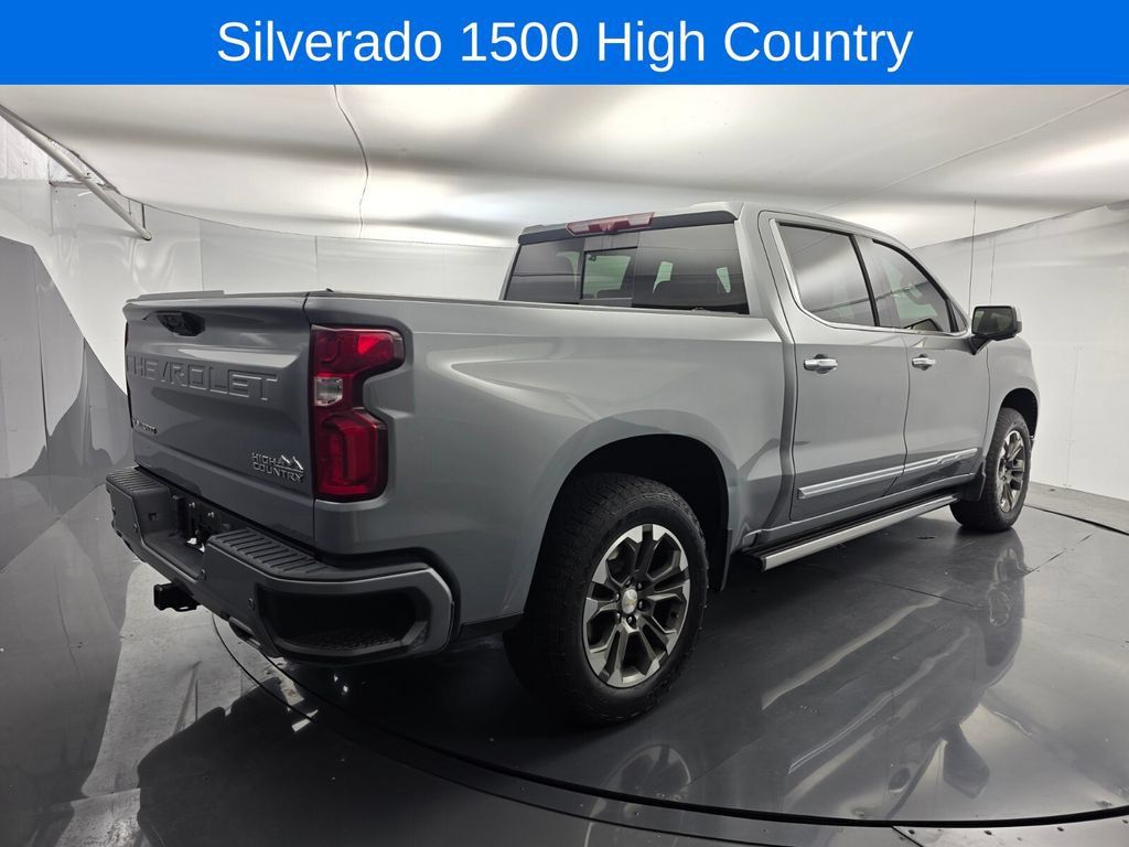 Used 2023 Chevrolet Silverado 1500 High Country w/ Technology Package AWD/4WD image 4