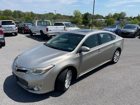 Used 2013 Toyota Avalon XLE Touring FWD image 6