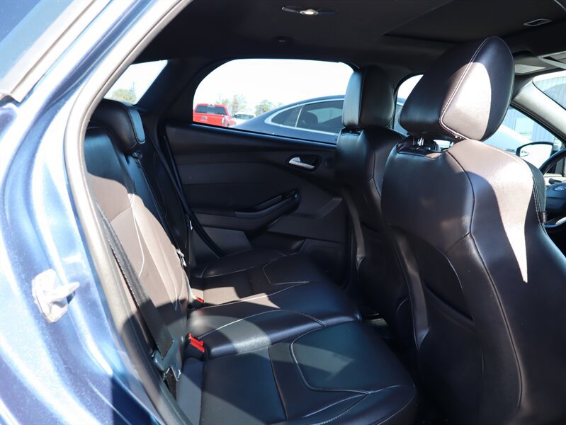 Used 2018 Ford Focus ST w/ Equipment Group 402A FWD image 11