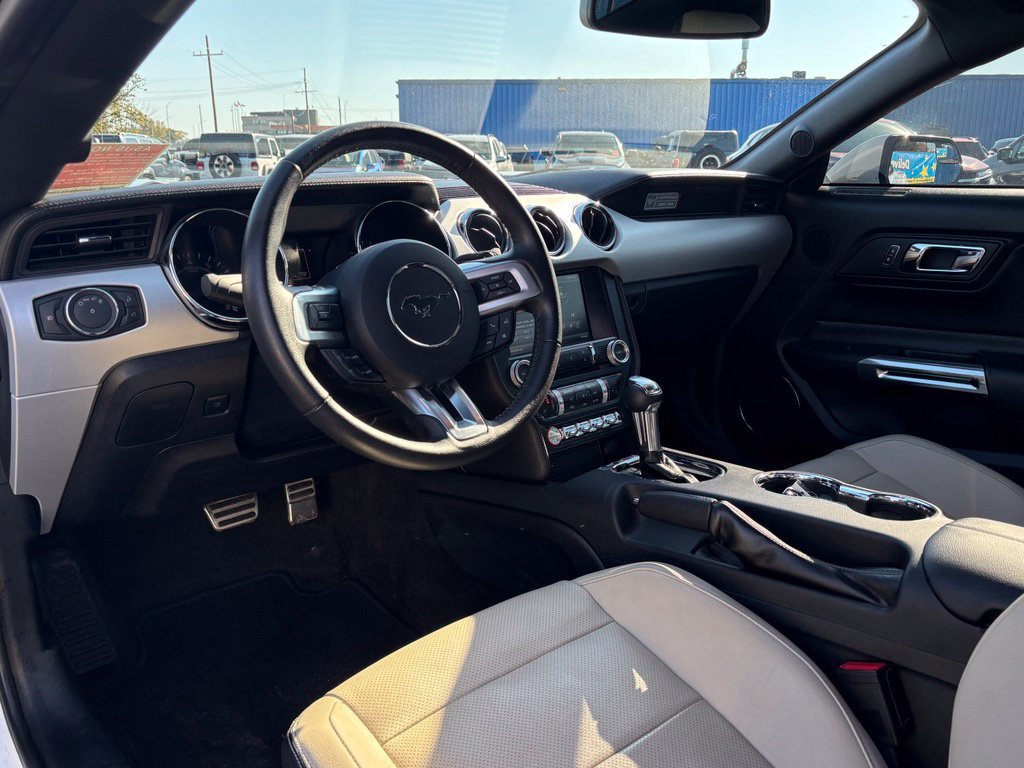 Used 2015 Ford Mustang Premium RWD image 8