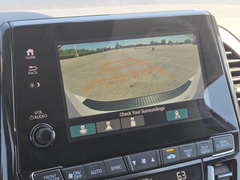 Used 2024 Honda Odyssey Touring image 9