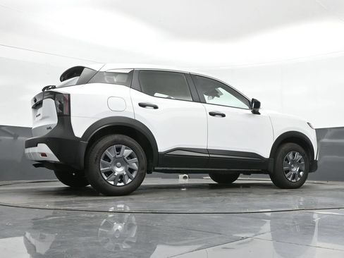 Used 2025 Nissan Kicks S AWD/4WD image 39