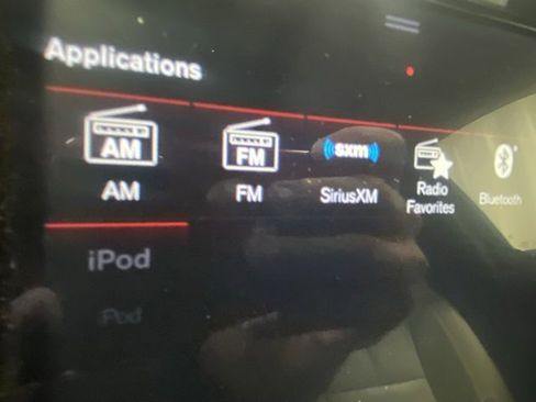 Used 2019 Volvo XC40 T5 Momentum image 22