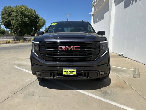 New 2026 GMC Sierra 1500 Elevation image 3