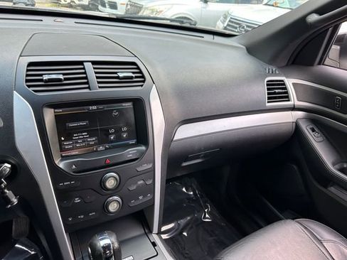 Used 2014 Ford Explorer XLT w/ Equipment Group 202A image 15