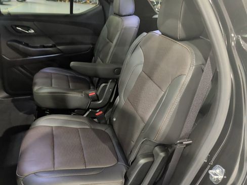 Used 2023 Chevrolet Traverse High Country AWD/4WD image 16