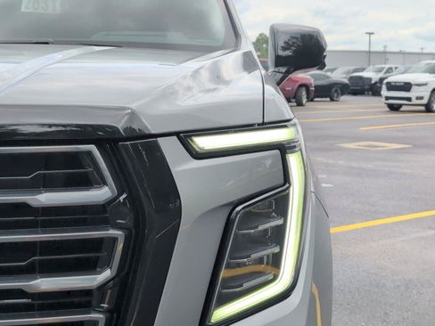 New 2026 GMC Yukon XL AT4 w/ AT4 Premium Plus Package AWD/4WD image 12