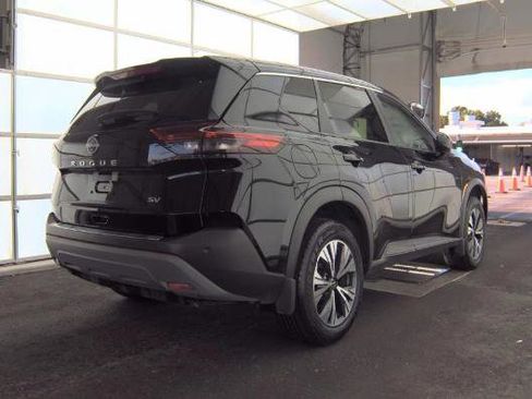 Used 2023 Nissan Rogue SV FWD image 4