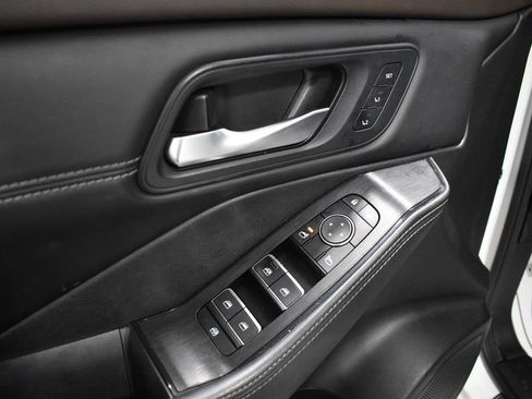 Certified 2023 Nissan Rogue SL w/ SL Premium Package image 15