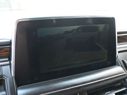 Used 2023 Chevrolet Suburban Premier RWD image 16