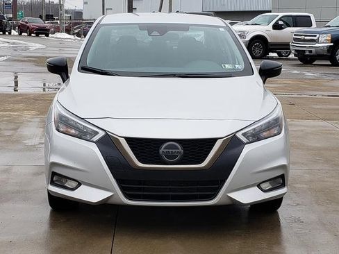 Used 2021 Nissan Versa SR image 3