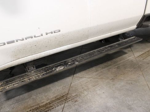 Used 2023 GMC Sierra 3500 Denali w/ Denali Ultimate Package image 17