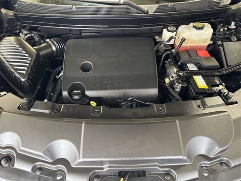 Used 2023 Chevrolet Traverse LT image 31